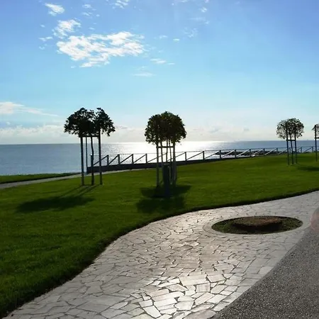 Bilocale Con Terrazzo Sul Mare *